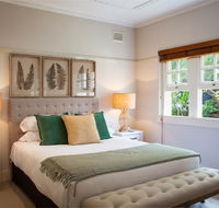 Chic Apartment with Sun Lounge Near Manly Beach - Accommodation Daintree