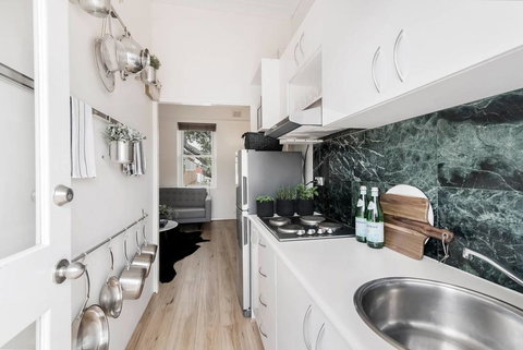 Chic Woollahra Pied-Ã -Terre With Parking - Accommodation Daintree 3