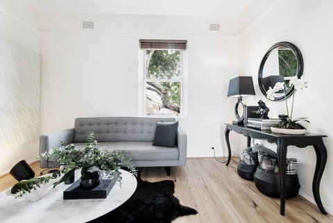 Chic Woollahra Pied-Ã -Terre With Parking - Accommodation Daintree 0
