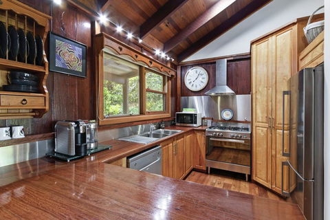 CHRISTOPHERS COTTAGE - Accommodation Daintree 3