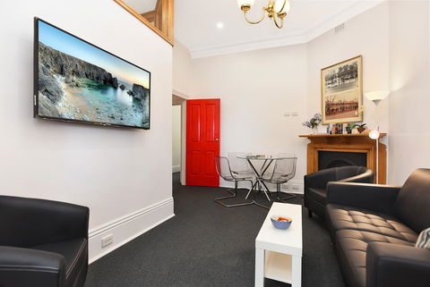 City Apartments At Cecil Mansions - Accommodation Daintree 3
