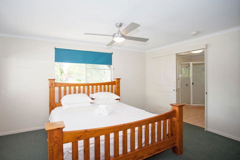 City Beach Holiday House - Accommodation Daintree 3