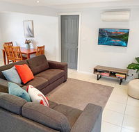City Center - Modern 2-Bedroom Apartment - Accommodation Daintree