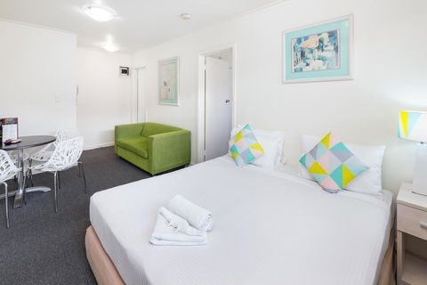 City Edge East Melbourne Apartment Hotel - Accommodation Daintree 0