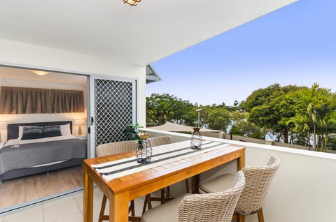 City Stadium Apartment On The Riverfront - Accommodation Daintree 1