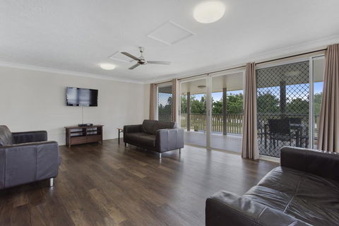 Cityville Luxury Apartments And Motel - Accommodation Daintree 3