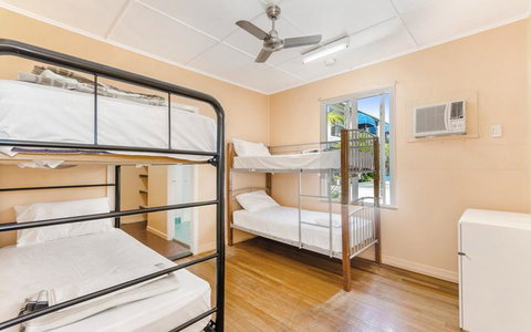 Civic Guesthouse - Accommodation Daintree 2
