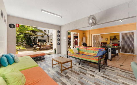 Civic Guesthouse - Accommodation Daintree 0