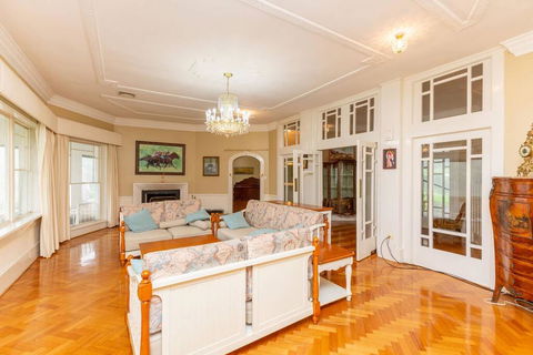 Classic 5 Beds Mt Dandenong Resort - Accommodation Daintree 1