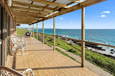 Cliffs End Beach Shack - 105 Gold Coast Drive, Carrickalinga - Accommodation Daintree 0
