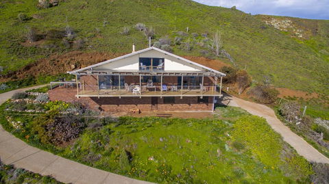 Cliffs End Beach Shack - 105 Gold Coast Drive, Carrickalinga - Accommodation Daintree 3
