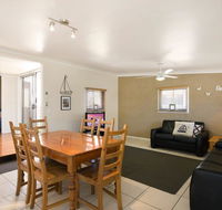 Close to Water Restaurants and Clubs Toorbul St Bongaree - Accommodation Daintree
