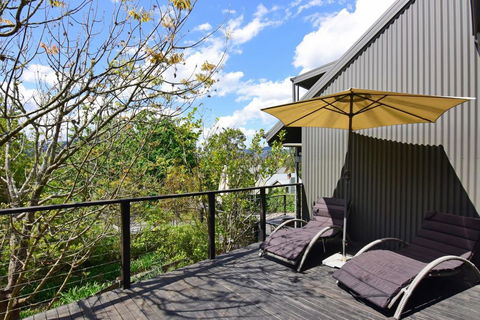 Cloudsong Chalet 2 - Close To The Village Centre! - Accommodation Daintree 1