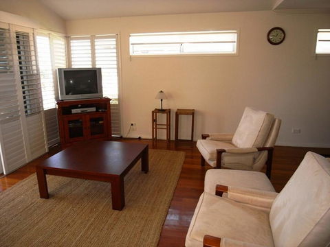 Clovelly Beach Townhouse - Accommodation Daintree 0