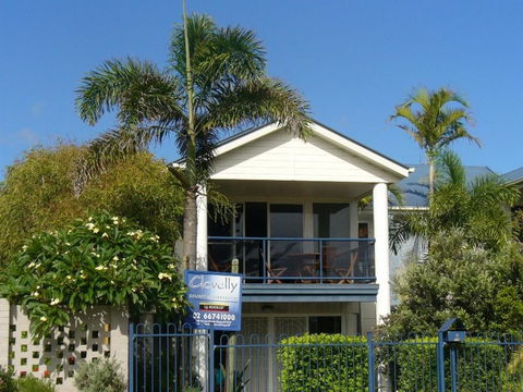 Clovelly Beach Townhouse - Accommodation Daintree 1
