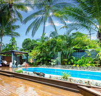 Coconut Blue Front - Palm Cove - Accommodation Daintree