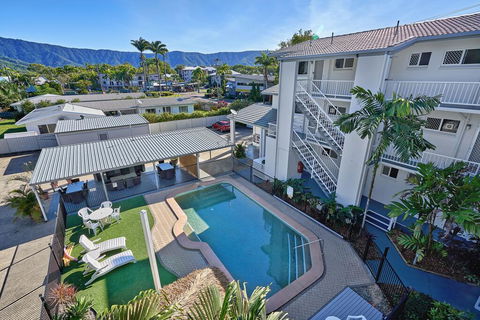 Cocos Holiday Apartments - Accommodation Daintree 2