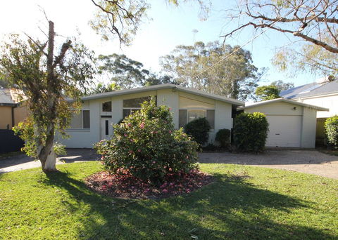 COLMER HOUSE At Dunbogan - Accommodation Daintree 1