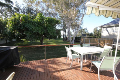 COLMER HOUSE At Dunbogan - Accommodation Daintree 2