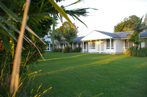 Colonial Court Motor Inn - Accommodation Daintree 1