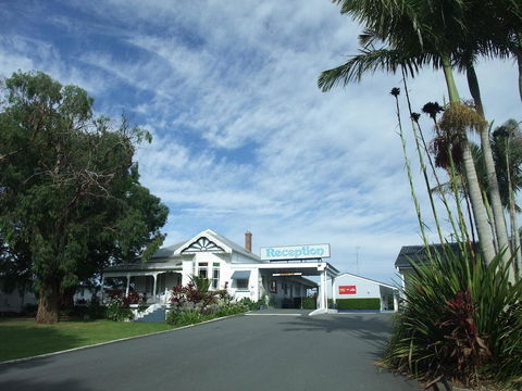 Colonial Court Motor Inn - Accommodation Daintree 0