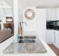 Combined Kingsley Beach House - Accommodation Daintree