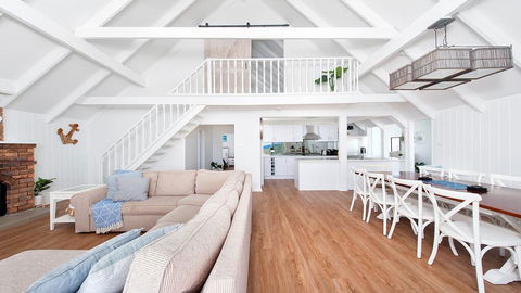 Combined Kingsley Beach House - Accommodation Daintree 2