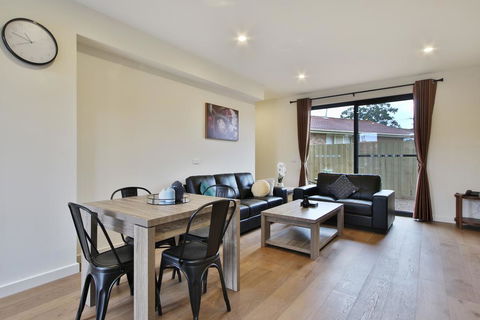 Comfort Inn & Apartments Dandenong - Accommodation Daintree 0