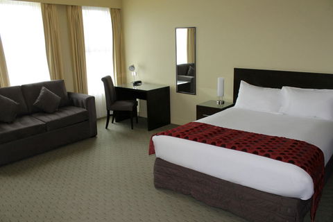Comfort Inn & Suites City Views - Accommodation Daintree 3