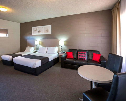 Comfort Inn & Suites King Avenue - Accommodation Daintree 3