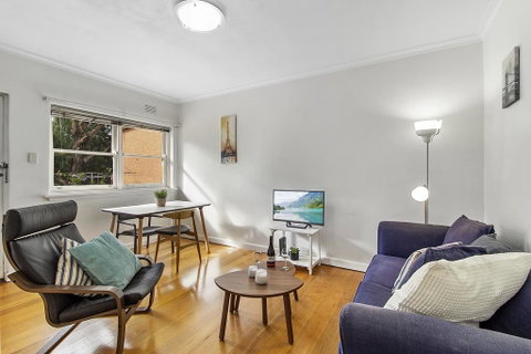 Comfy One-bedroom Unit Between City And Airport - Accommodation Daintree 0