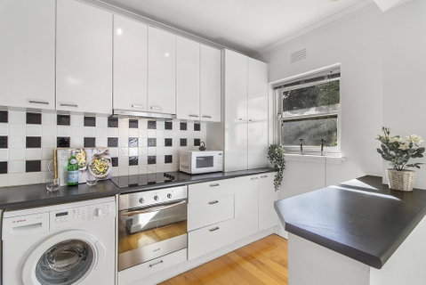 Comfy One-bedroom Unit Between City And Airport - Accommodation Daintree 1