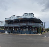 Commercial Hotel Curlewis - Accommodation Daintree