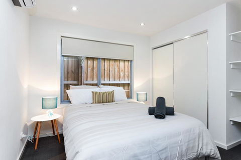 Complete Host Richmond Townhouse Collection - Accommodation Daintree 2