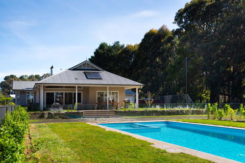 Cooinda - Accommodation Daintree 0