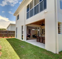 Coolum Street 41 Dicky Beach - Accommodation Daintree