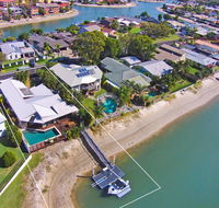 Coorumbong 16 - 5 BDRM Canal Home with Pool - Accommodation Daintree