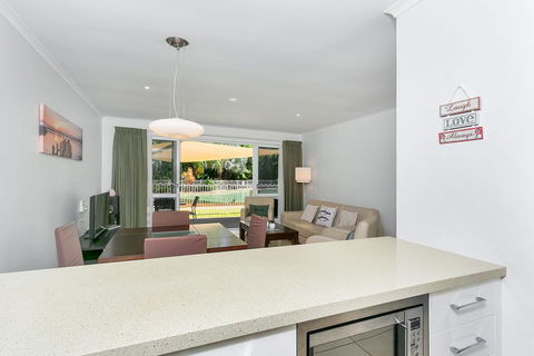 Coral Coast Resort Apartment - Accommodation Daintree 3