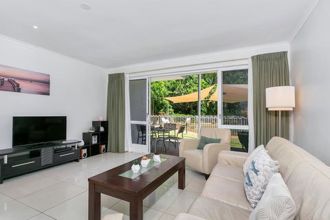 Coral Coast Resort Apartment - Accommodation Daintree 1