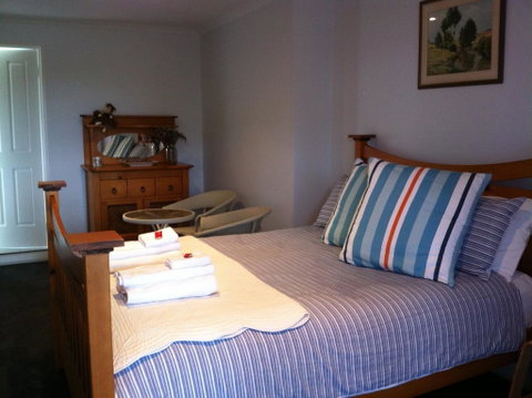 Corinella On The Esplanade Bed & Breakfast - Accommodation Daintree 3