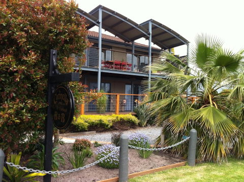 Corinella On The Esplanade Bed & Breakfast - Accommodation Daintree 0