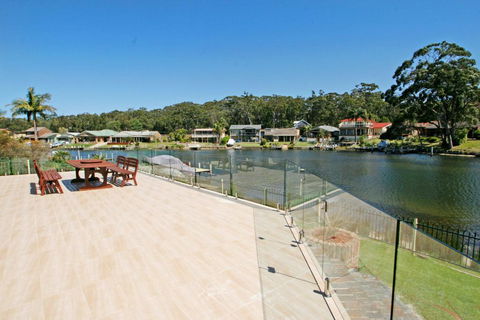 Cormorant Waterfront Home - Accommodation Daintree 0
