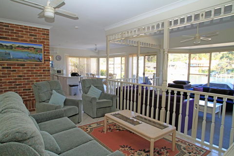 Cormorant Waterfront Home - Accommodation Daintree 2