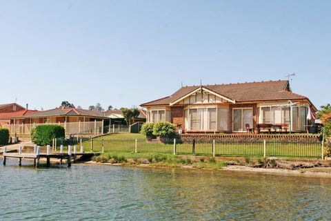 Cormorant Waterfront Home - Accommodation Daintree 3