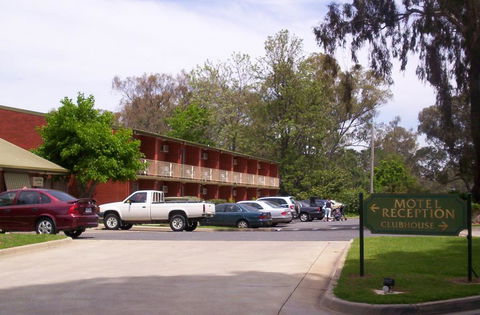 Corowa Golf Club Motel - Accommodation Daintree 2