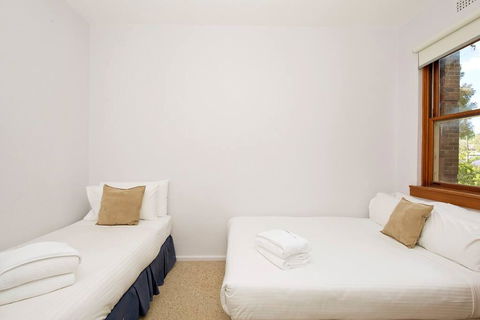 Cosy 2BR Plus Parking In Nth Sydney - Accommodation Daintree 3