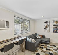 Cosy Studio Apartment Seconds From Manly Beach - Accommodation Daintree