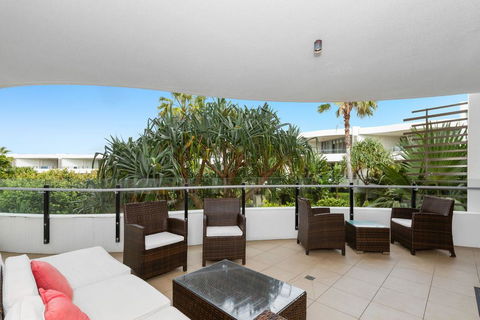 COTTON BEACH 37 - PRIVATE BEACHFRONT COMPLEX - Accommodation Daintree 0