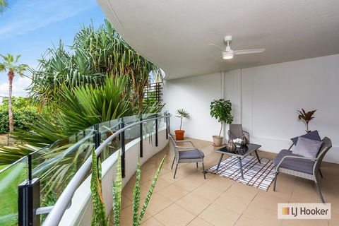 COTTON BEACH 85 - PRIVATE Mid Floor APARTMENT - Accommodation Daintree 2