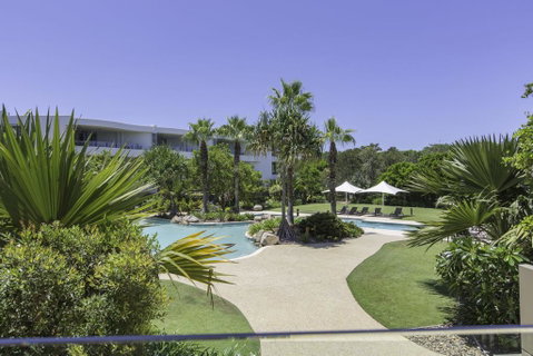 COTTON BEACH ON THE POOL 66 - Accommodation Daintree 0